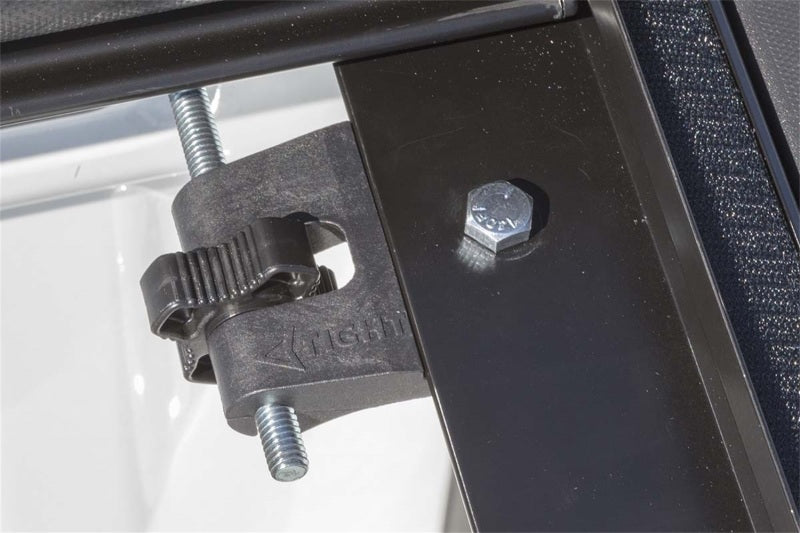 Access Vanish 17-19 Ford Super Duty F-250 / F-350 / F-450 6ft 8in Bed Roll-Up Cover Access Bed Covers - Roll Up AXOPROS