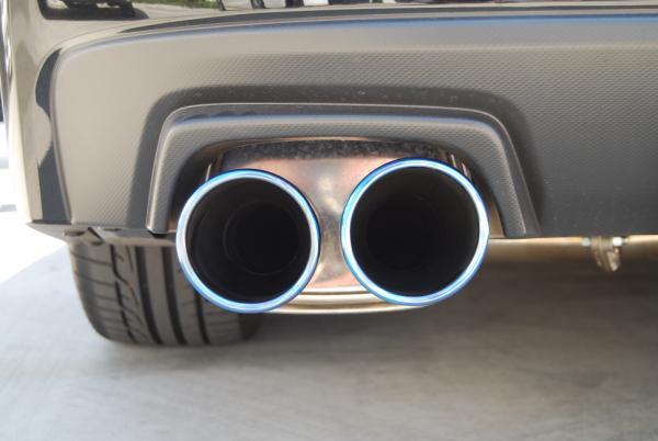 Invidia 15+ Subaru WRX/STI 4Dr Q300 Twin Outlet Rolled Titanium Burnt Quad Tip Cat-Back Exhaust Invidia Catback AXOPROS