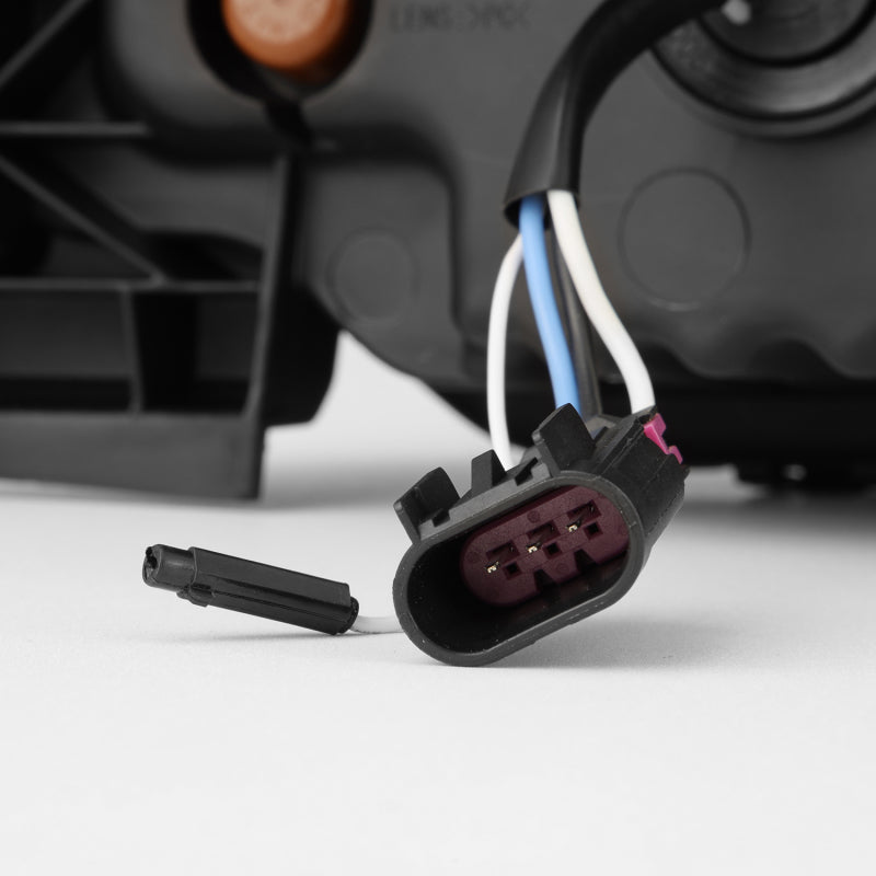 AlphaRex 17-19 Ford F-250/350/450 SD NOVA-Series LED Proj Headlights Bk w/Actv Light SeqSig & SBDRL AlphaRex Headlights AXOPROS