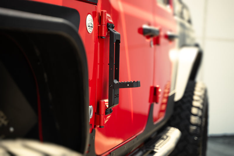 DV8 Offroad 07-23 Jeep Gladiator/Wrangler JT/JK/JL Hinge Mounted Step DV8 Offroad Side Steps AXOPROS