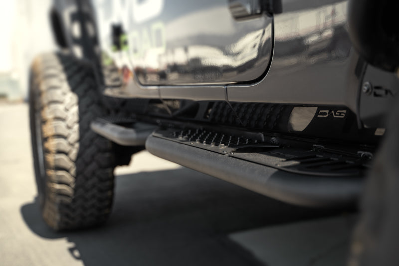 DV8 Offroad 18-23 Jeep Wrangler JL 4 Door Body/Pinch Weld Mounted Step DV8 Offroad Side Steps AXOPROS