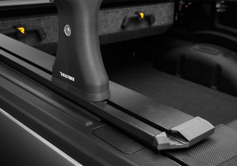 Retrax Retrax 20-26 Chev/GMC Silverado/Sierra 1500 6.5ft Bed (No Side Boxes) RetraxPRO EZ-Off FRC-4000 Retractable Bed Covers aftermarket performance part