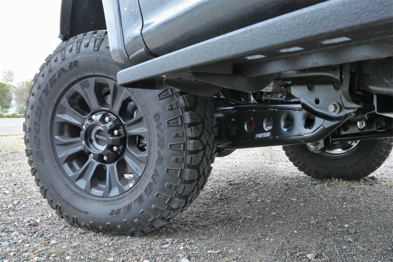 Fabtech 05-20 Ford F250/350 & 08-20 Ford F450/550 4WD 4/6/8in Lift Radius Arm System Fabtech Lift Kits AXOPROS