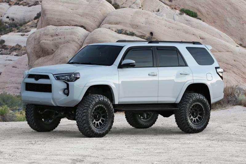 Fabtech 2015-21 Toyota 4Runner 4WD 6in Perf Sys w/Dl 2.5C/O & 2.25 Fabtech Coilovers AXOPROS
