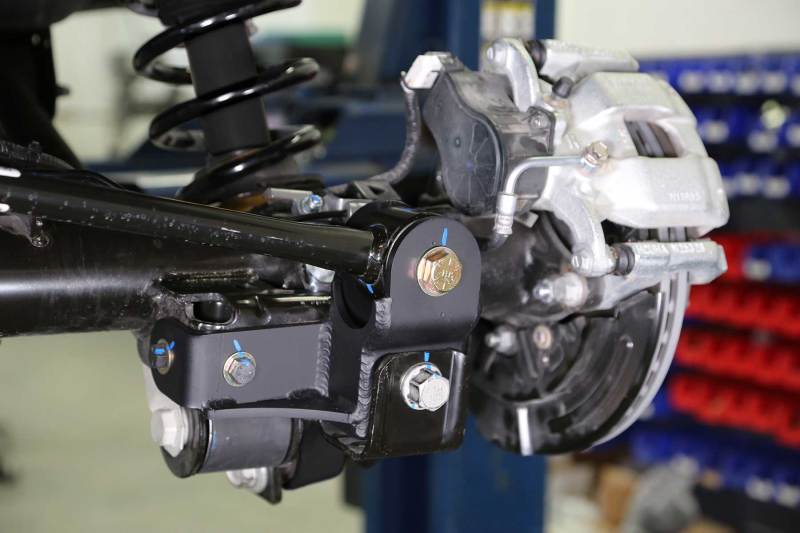 Fabtech 2021+ Ford Bronco 4WD Rear Track Bar Bracket Fabtech Traction Bars AXOPROS