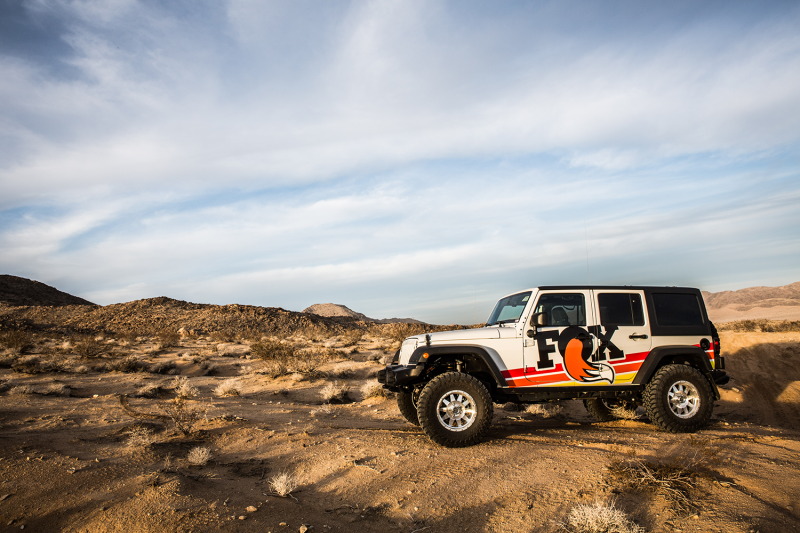 Fox 97-06 Jeep TJ 2.0 Performance Series 11.1in Smooth Body IFP Front Shock (Alum) / 6.5-8in Lift FOX Shocks and Struts AXOPROS