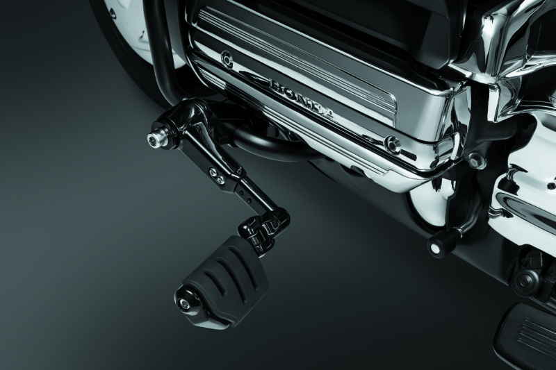 Kuryakyn Ergo III Adjustable Mount With Trident Dually ISO Pegs Gloss Black Kuryakyn Footpegs AXOPROS