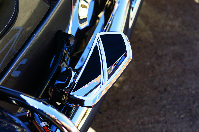 Kuryakyn Phantom Mini Boards Chrome Kuryakyn Running Boards  AXOPROS