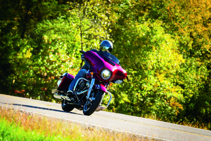 Kuryakyn Smooth Windshield Trim 14-Up Touring Gloss Black Kuryakyn Exterior Trim AXOPROS