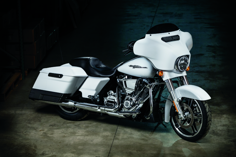 Kuryakyn Starter Cover Milwaukee-8 Chrome Kuryakyn Engine Covers AXOPROS