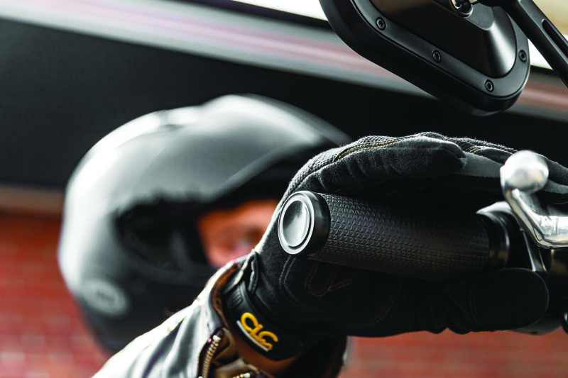 Kuryakyn Thresher Grips Throttle-By-Wire Black Kuryakyn Grips AXOPROS