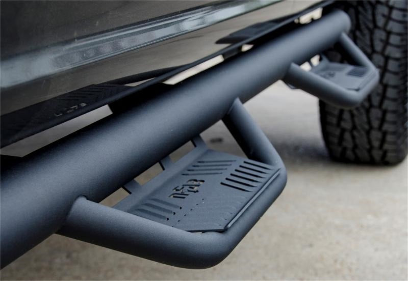 N-Fab Podium LG 19-20 Dodge RAM 1500 Crew Cab - Cab Length - Tex. Black - 3in N-Fab Side Steps AXOPROS