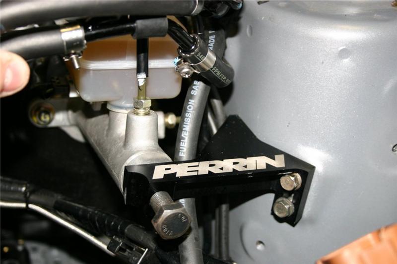 PERRIN 02-07 Subaru WRX/STi / 04-07 Forester XT Master Cyllinder Support Bracket - Black Perrin Performance Hardware - Singles AXOPROS