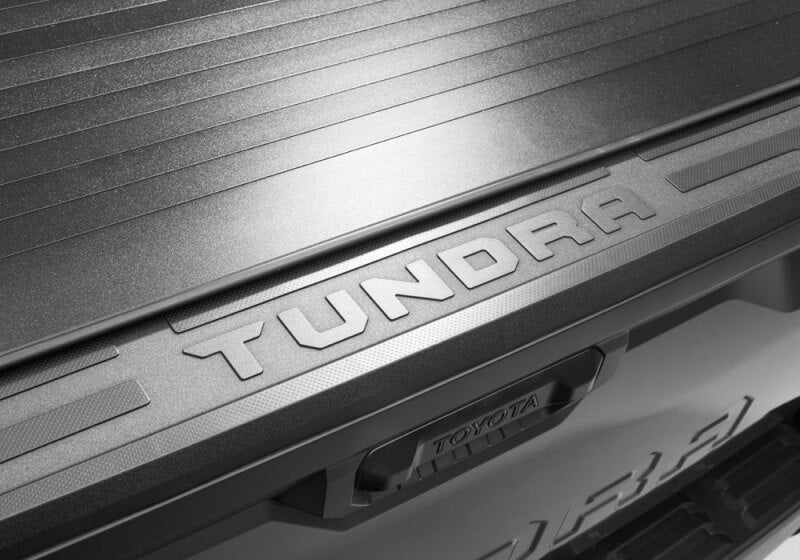 Retrax 2024 Ford F-150 SuperCrew/Super Cab 5.5ft. Bed Retrax EQ Retrax Retractable Bed Covers AXOPROS