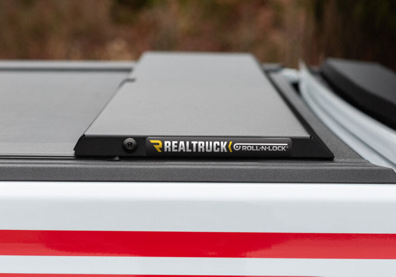 Roll-N-Lock 2020 Jeep Gladiator 5ft bed M-Series Retractable Tonneau Cover Roll-N-Lock Tonneau Covers - Retractable AXOPROS