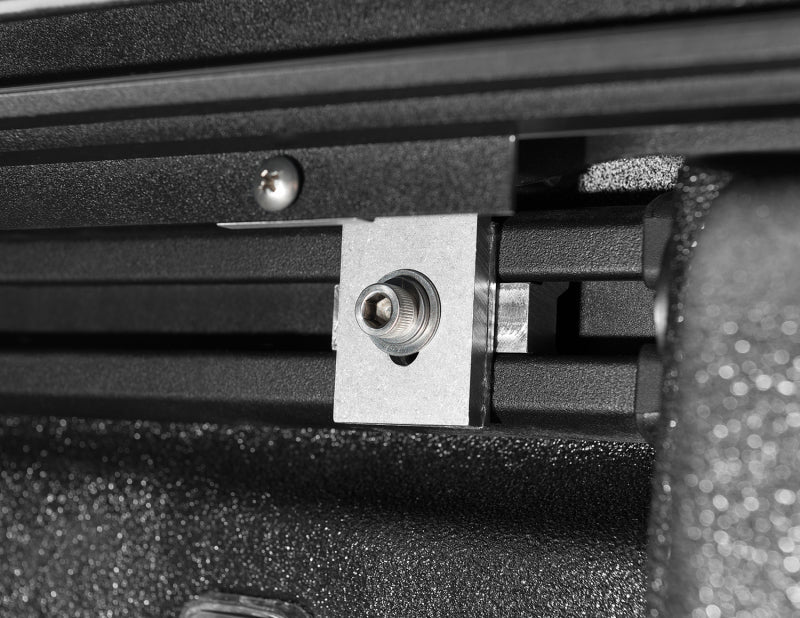 Roll-N-Lock 2020 Jeep Gladiator 5ft bed M-Series Retractable Tonneau Cover Roll-N-Lock Tonneau Covers - Retractable AXOPROS