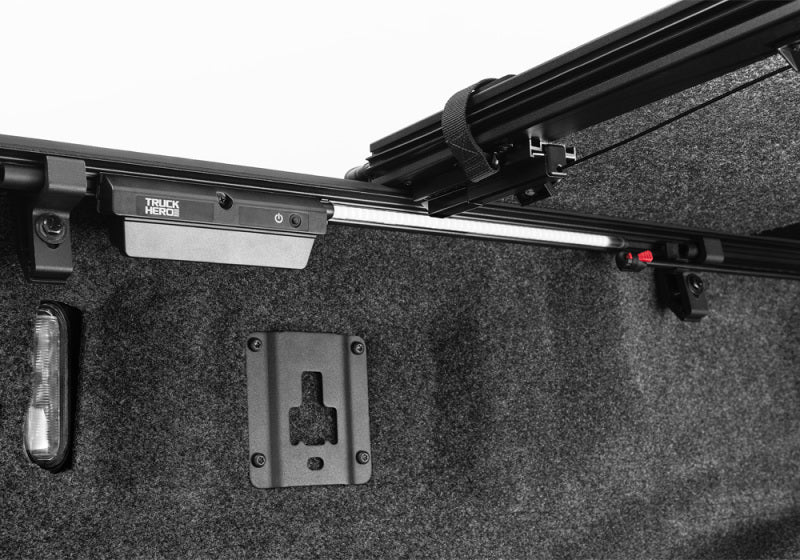 UnderCover 2021+ Ford F-150 Crew Cab 5.5ft Ultra Flex Bed Cover Undercover Bed Covers - Folding AXOPROS