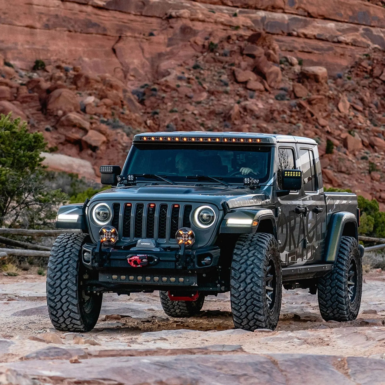 Upgrade-Your-Jeep-with-the-ORACLE-Lighting-Integrated-Windshield-Light-Bar AXOPROS
