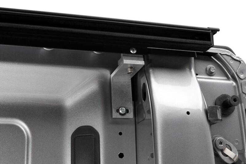 Roll-N-Lock 2019 RAM 1500 65-1/2in M-Series Retractable Tonneau Cover Roll-N-Lock Tonneau Covers - Retractable  AXOPROS