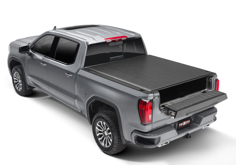 Truxedo 19-20 GMC Sierra & Chevrolet Silverado 1500 (New Body) 5ft 8in Lo Pro Bed Cover Truxedo Bed Covers - Roll Up  AXOPROS