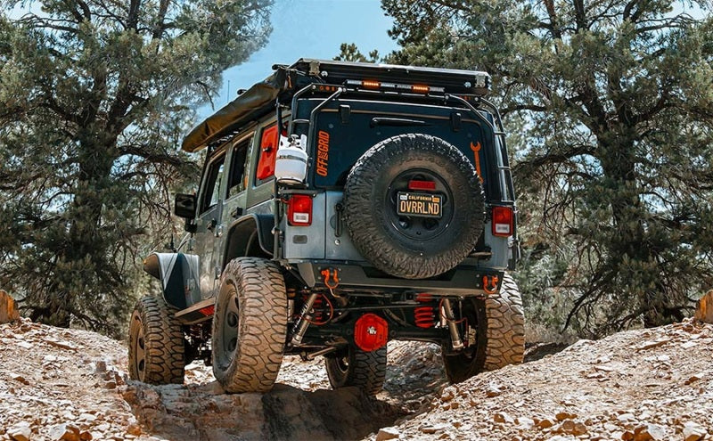 MagnaFlow 12-18 Jeep Wrangler 2.5in Overland Series Cat-Back Exhaust Magnaflow Catback  AXOPROS