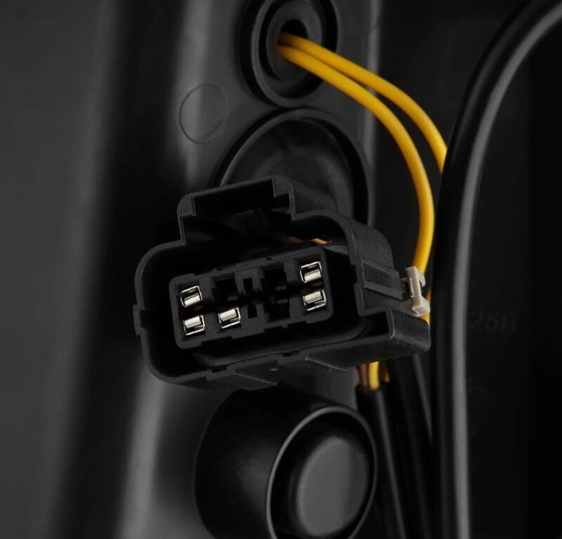 AlphaRex 99-06 Chevrolet Silverado/99-06 GMC Sierra LUXX-Series LED Tail Lights - Black/Red AlphaRex Wiring Connectors  AXOPROS