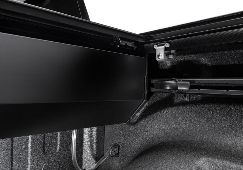 Retrax 14-up Chevy/GMC 5.8ft Bed / 15-up 2500/3500 RetraxPRO MX Retrax Retractable Bed Covers  AXOPROS