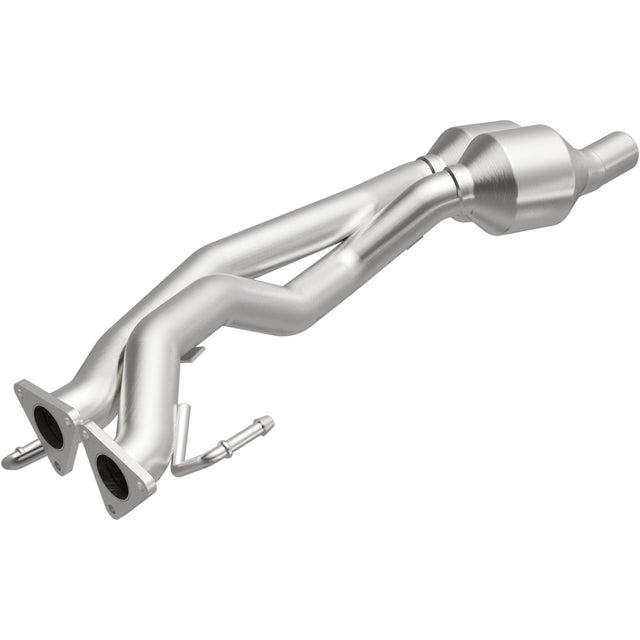 California Direct-Fit Catalytic Converter MagnaFlow Exhaust Products Catalytic Converter  AXOPROS