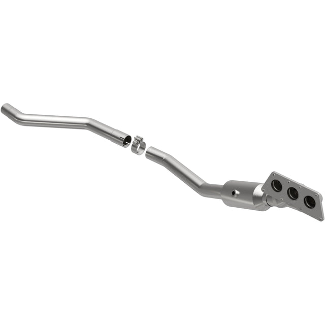 California Manifold Catalytic Converter MagnaFlow Exhaust Products Catalytic Converter with Integrated Exhaust Manifold  AXOPROS
