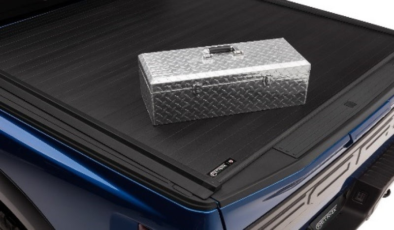 Retrax 19-22 Chevrolet/GMC (5.8ft. Bed) Retrax IX Retrax Retractable Bed Covers  AXOPROS