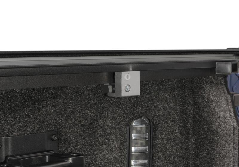 Retrax 21-23 Ford F-150 Super Crew/Super Cab/Lightning (5.5ft Bed) Retrax IX Retrax Retractable Bed Covers  AXOPROS
