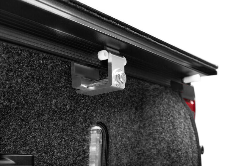 Retrax 21-22 Ford F-150 Super Crew/Super Cab (Incl. 2022 Lightning) 5.5ft Bed RetraxPRO MX Retrax Retractable Bed Covers  AXOPROS