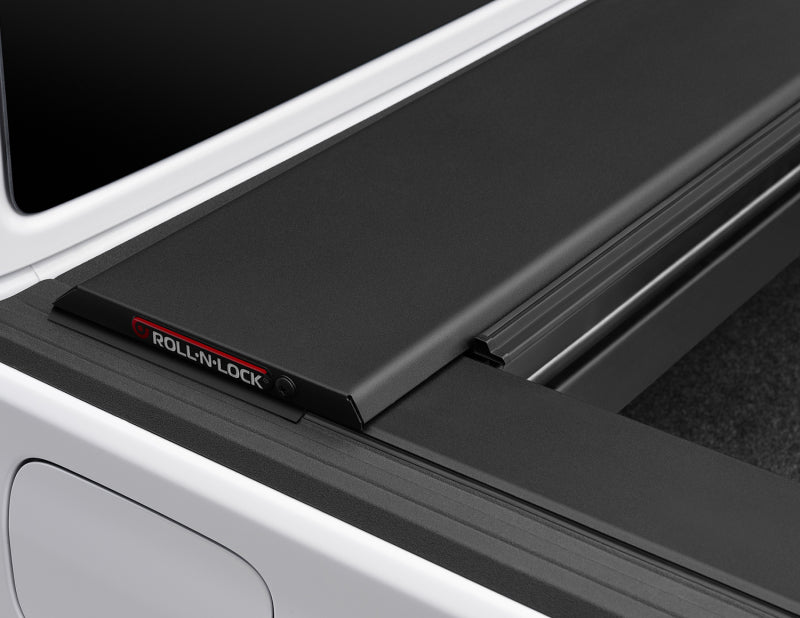 Roll-N-Lock 2020 Jeep Gladiator 5ft bed M-Series Retractable Tonneau Cover Roll-N-Lock Tonneau Covers - Retractable  AXOPROS