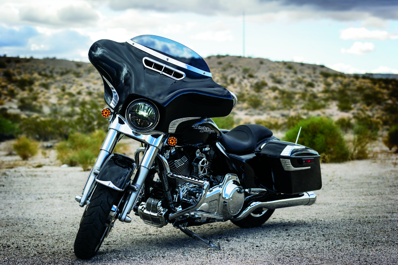 Kuryakyn Smooth Windshield Trim 14-Up Touring Chrome Kuryakyn Exterior Trim  AXOPROS