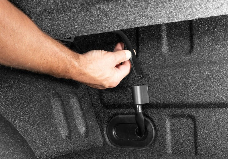Retrax Retrax 20-26 Chev/GMC Silverado/Sierra 1500 6.5ft Bed (No Side Boxes) RetraxPRO EZ-Off FRC-4000 Retractable Bed Covers aftermarket performance part