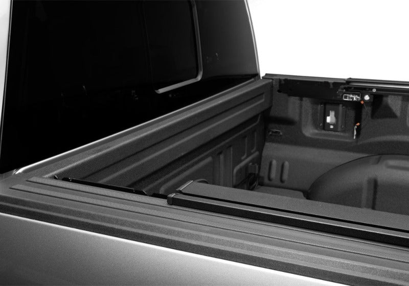 Retrax Retrax 20-26 Chev/GMC Silverado/Sierra 1500 6.5ft Bed (No Side Boxes) RetraxPRO EZ-Off FRC-4000 Retractable Bed Covers aftermarket performance part