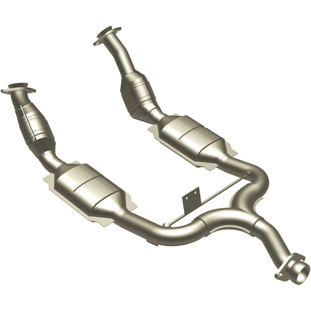 California Direct-Fit Catalytic Converter MagnaFlow Exhaust Products Catalytic Converter  AXOPROS