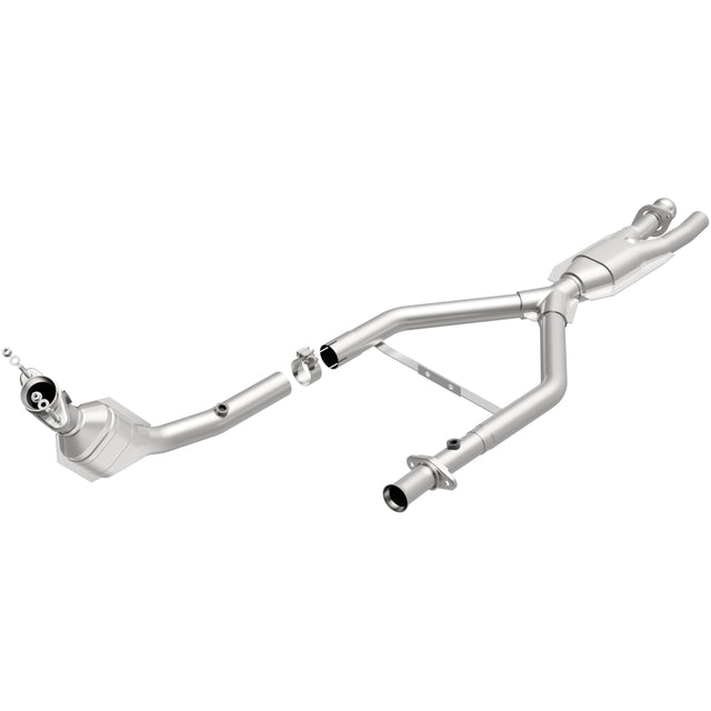 California Direct-Fit Catalytic Converter MagnaFlow Exhaust Products Catalytic Converter  AXOPROS