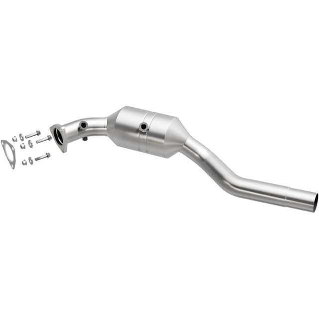 California Direct-Fit Catalytic Converter MagnaFlow Exhaust Products Catalytic Converter  AXOPROS