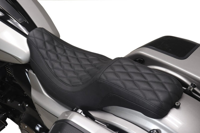 Mustang 23-25 HD Dble Diamond Low Squareback CVO Road Glide (ST), Rd Glide and Str Glide Black Mustang Motorcycle Passenger Motorcycle Seats  AXOPROS