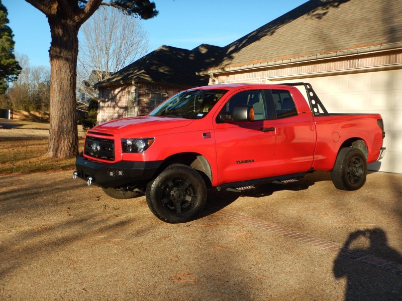 DV8 Offroad 07-13 Toyota Tundra Front Bumper DV8 Offroad Bumpers - Steel  AXOPROS