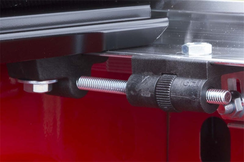 Access Tonnosport 96-03 Chevy/GMC S-10 / Sonoma 6ft Stepside Bed Roll-Up Cover Access Bed Covers - Roll Up  AXOPROS