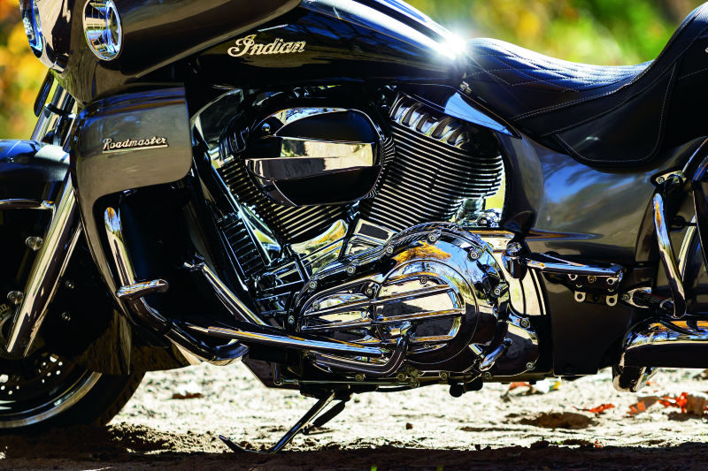 Kuryakyn Rear Oil Panel Accent Chrome Indian Kuryakyn Exterior Trim  AXOPROS