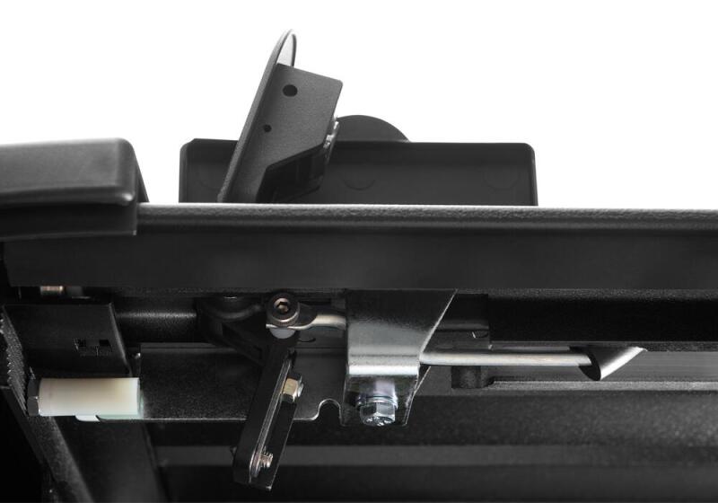 Retrax 15-18 F-150 Super Crew & Super Cab 5.5ft Bed RetraxPRO XR Retrax Retractable Bed Covers  AXOPROS