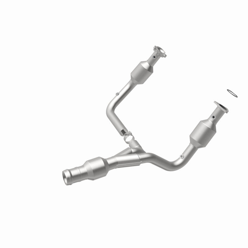 MagnaFlow Converter Direct Fit 2015 GMC Yukon XL V8 6.2L Magnaflow Catalytic Converter Direct Fit  AXOPROS