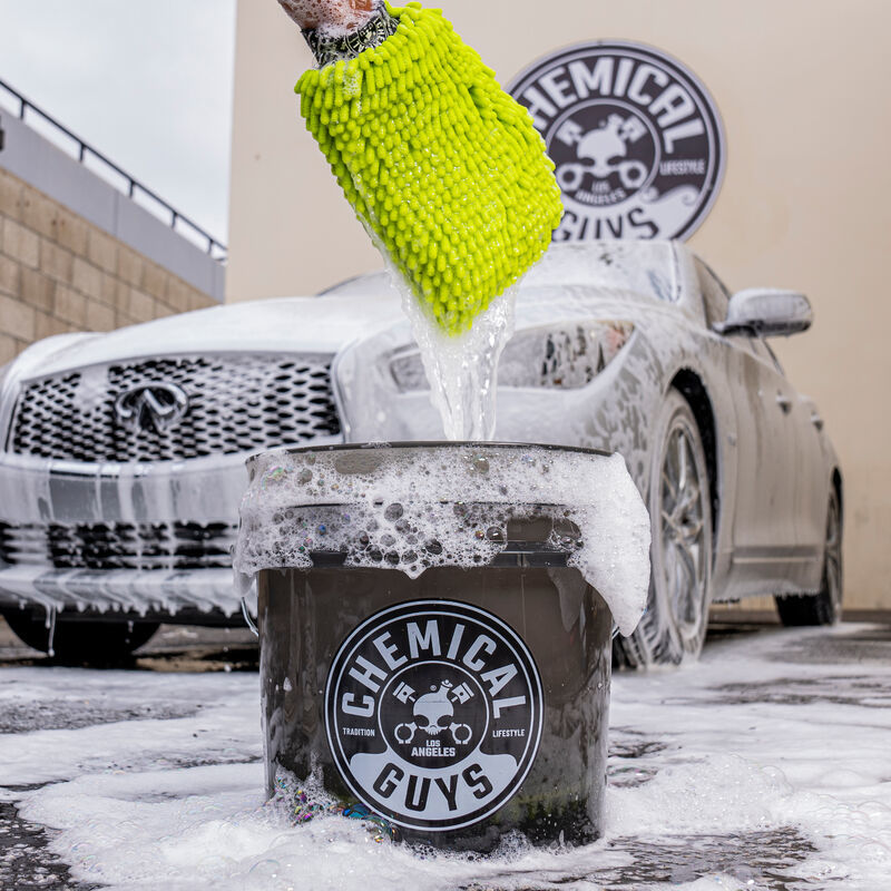 Chemical Guys Heavy Duty Detailing Bucket Smoked Black (4.5 Gal) Chemical Guys Wash Buckets  AXOPROS