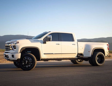 Cognito 20-24 Chevy/GMC Silv/Sierra 2500/3500 HD 2WD/4WD 3in Elite Leveling Kit w/ King 2.5 RR Cognito Leveling Kits  AXOPROS