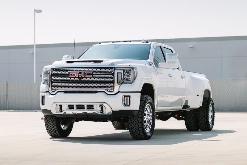 Cognito 20-24 Chevy/GMC Silv/Sierra 2500/3500 HD 2WD/4WD 3in Elite Leveling Kit w/ King 2.5 RR Cognito Leveling Kits  AXOPROS