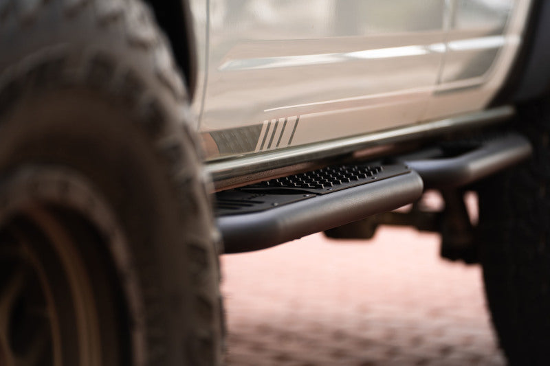 DV8 Offroad 21-22 Ford Bronco OE Plus Series Side Steps DV8 Offroad Side Steps  AXOPROS