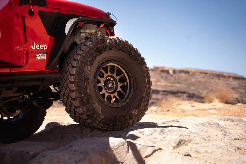 DV8 Offroad 2018+ Jeep Wrangler JL Front Inner Fenders - Black DV8 Offroad Wheel Well Liners  AXOPROS